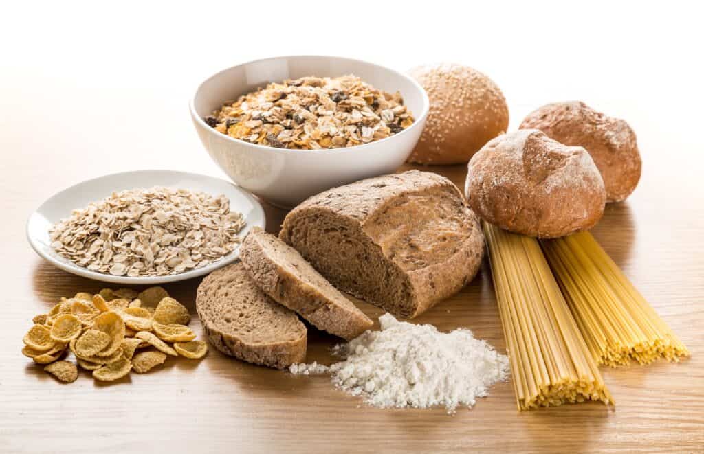 Brood pasta rijst tarwemeel geïsoleerd brood